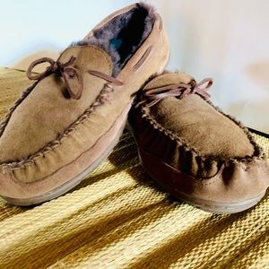 L.L. Bean Sheepskin Moccasins, 11 Wide, memory foam insole, durable outsole.
